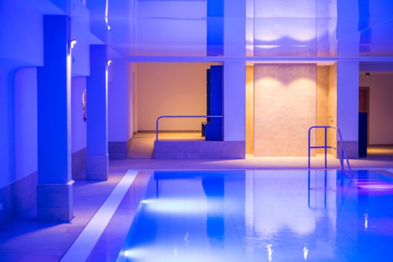 Schwimmbad 1